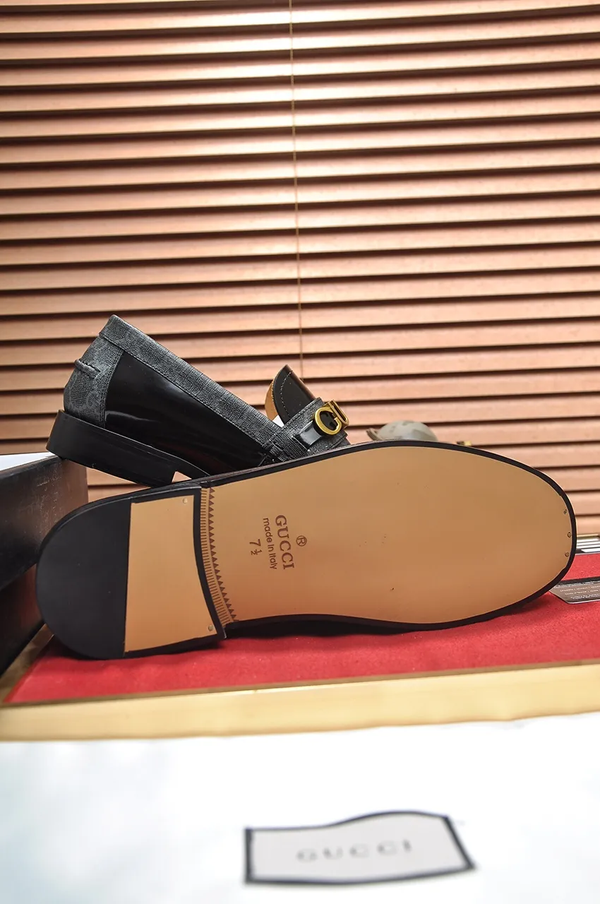 Men's shoes💰560💶Italy's top luxury men's shoe giant (GUCCI) (Gucci) (full cowhide lining) new arrival🍃Original European style🔰 Pleasant to the eye😍In order to make the shoes more durable and non-deformable🌀The production continues to follow traditional methods but there is still no lack of innovation💪Choose original sheepskin for the leather♻️ Smooth and natural And extra bright ⭐Made of imported cowhide, the first choice of rich people 38-45 (45 customized)